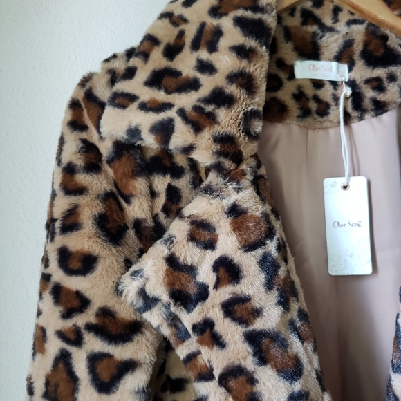Vegan Fur Leopard Print Coat - Picture 11 of 16